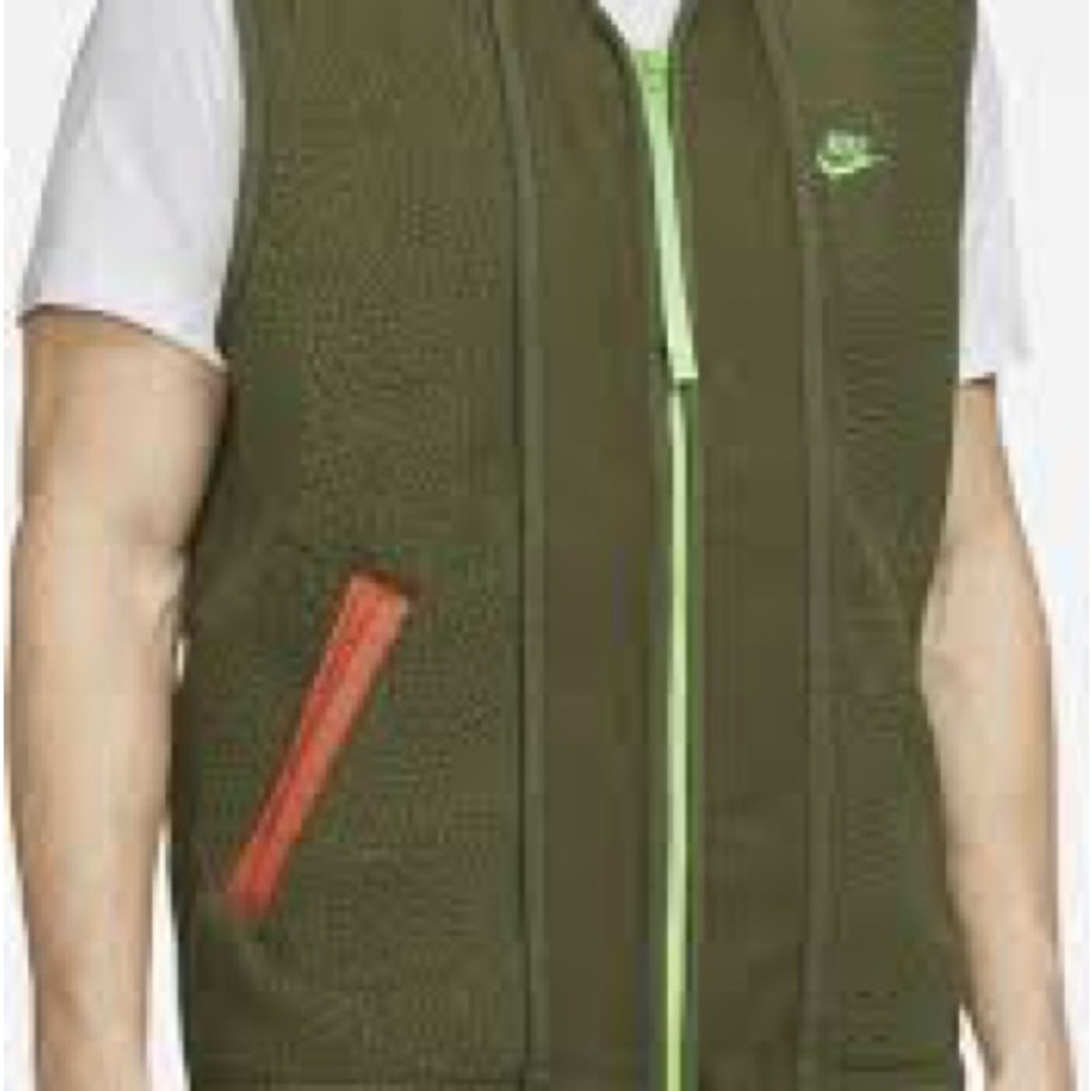 Nike Men’s fleece vest Olive green
